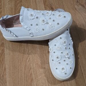 Kate Spade Floral Embellished White Slip-On Sneakers 🌺